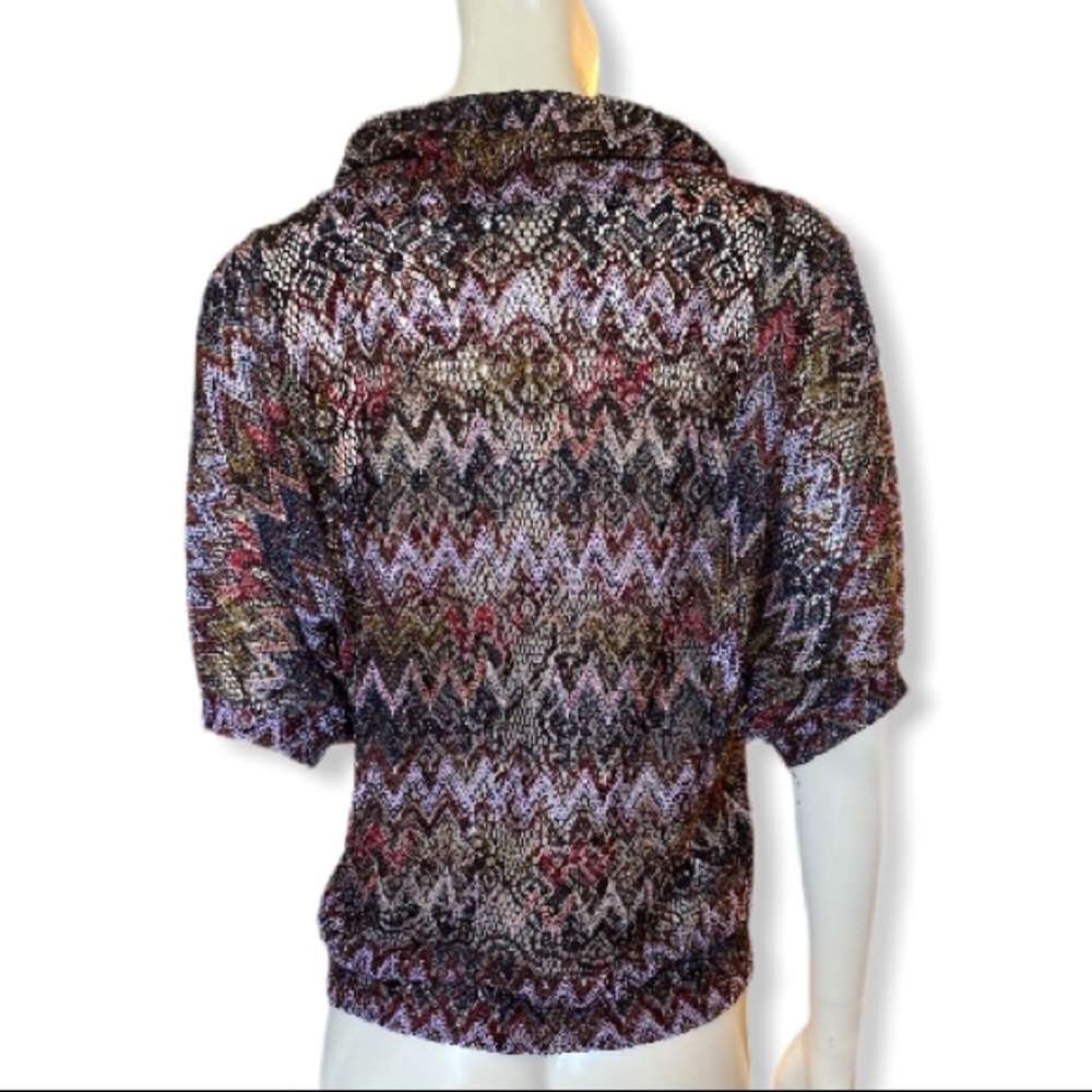 Discreet patterned top size medium - Picture 2 of 3